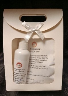 Rozmaring (Rosmarini folium) halvány krémszínű ajándékcsomagban.